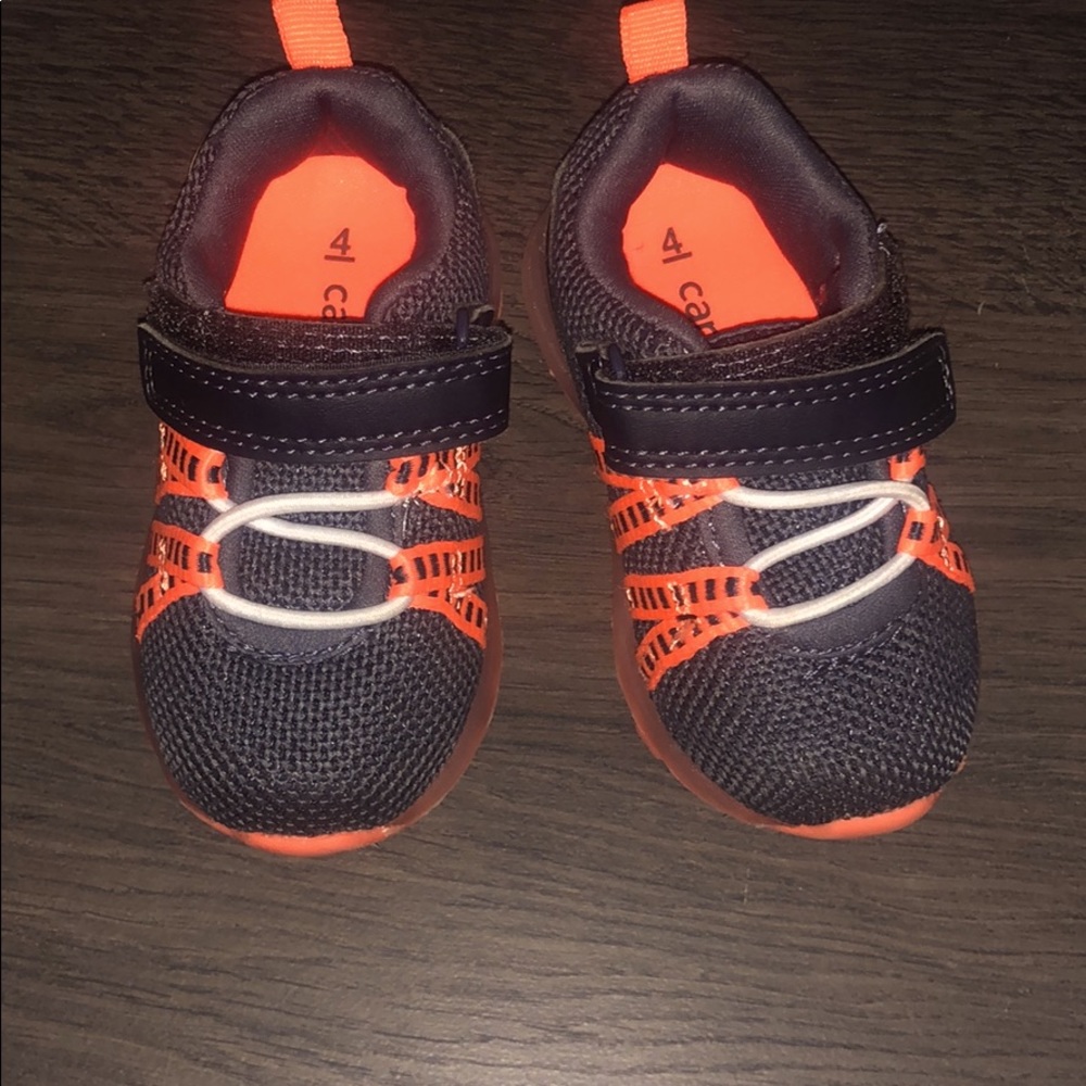 Carter’s size 4 light up sneakers